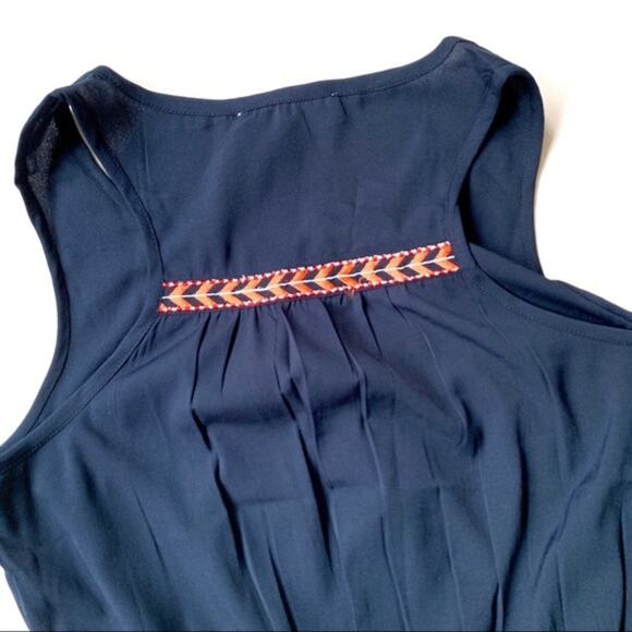 OLIVE &‎ OAK Maxi Dress Size XS Embroiedered Navy Sleeveless Slits - Picture 6 of 8